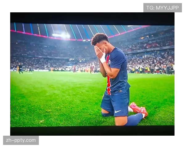 为准备欧冠四分之一决赛，巴黎圣日耳曼主场草坪将进行紧急养护